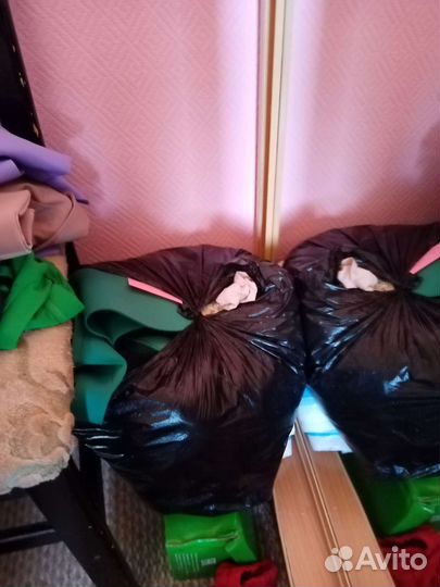 Отдам пакет вещей