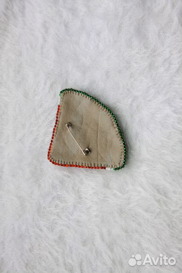 Брошь из бисера в ассортименте и на заказ