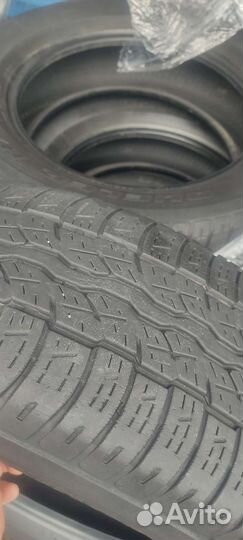 Bridgestone Dueler H/T 687 225/65 R17