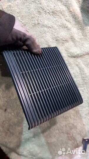 Решетка динамика задняя левая Volvo 740 синяя