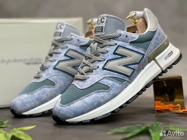 Кроссовки New Balance 1300