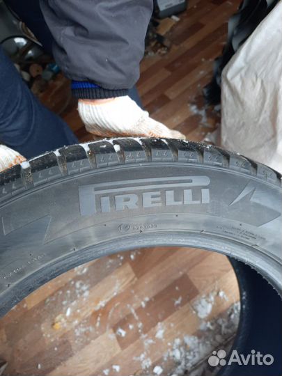 Pirelli Winter Carrier 245/50 R18