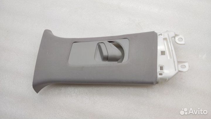 Обшивка центральной стойки левая Lexus Rx450Hl