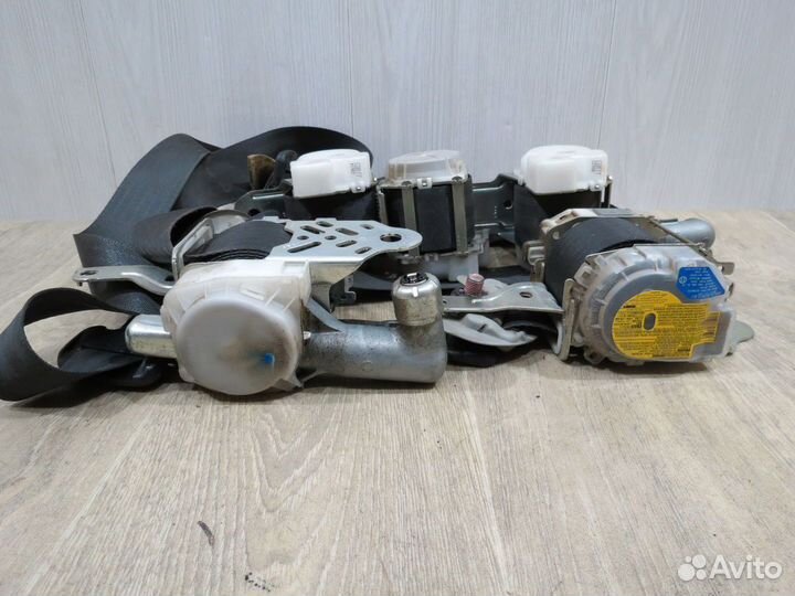 Ремень безопасности Mitsubishi Lancer 10