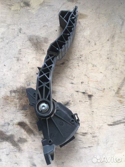 Педаль газа Рено Лагуна Renault Laguna 2