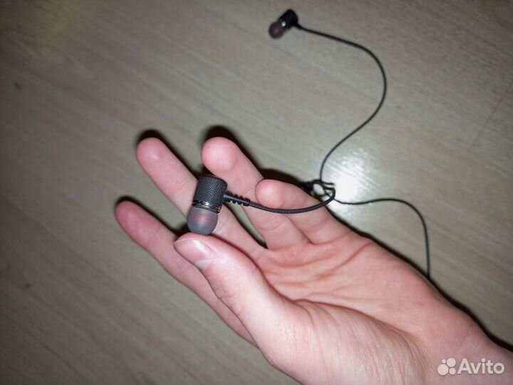 Беспроводные наушники