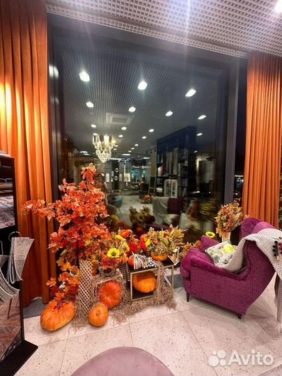 Искусственное дерево, оформление витрин и входа