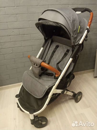 Коляска nuovita