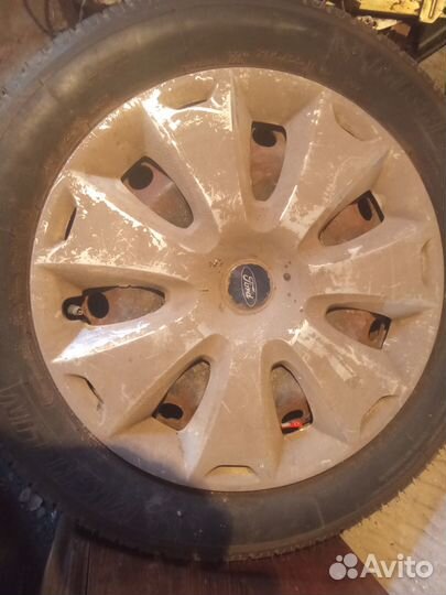Колесо с диском форд и колпаки оригинал