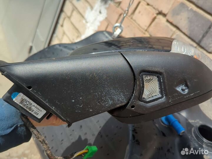 Левое зеркало Volvo XC90