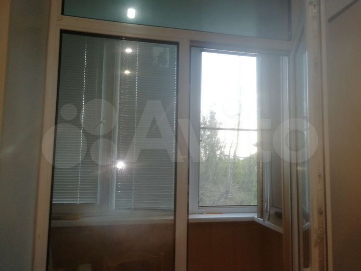 Комната 27 м² в 4-к., 4/4 эт.