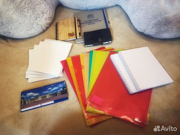 Пакет канцелярии (блокноты, уголки)