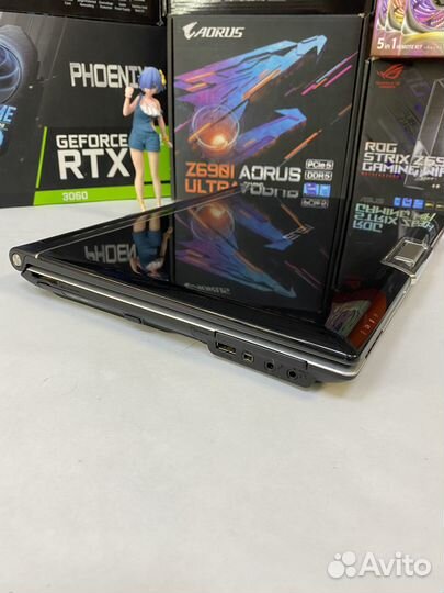 Ноутбук asus F8V