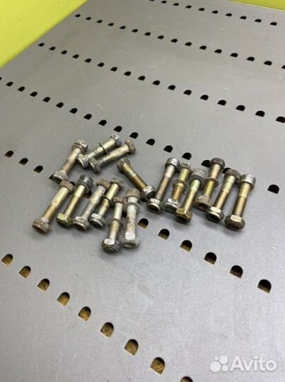 Болты муфты кардана Mercedes E-Class W124