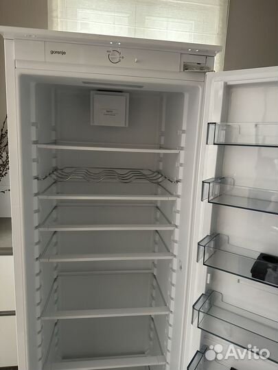 Встраиваемый холодильник Gorenje RI 4182 E1