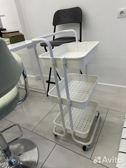 Тележка на колесах