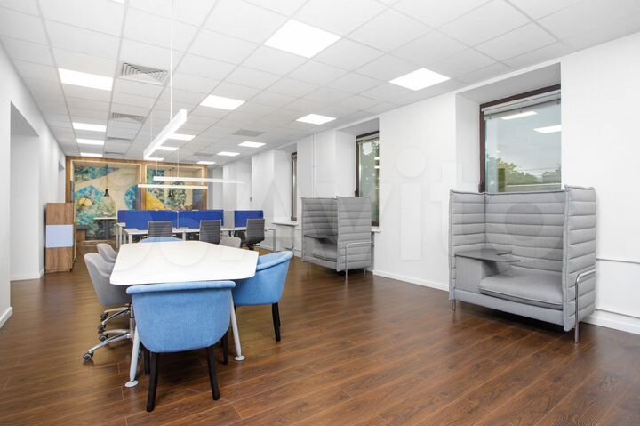 Отдельные офисы для 4 человек в Regus Авион, 20м²