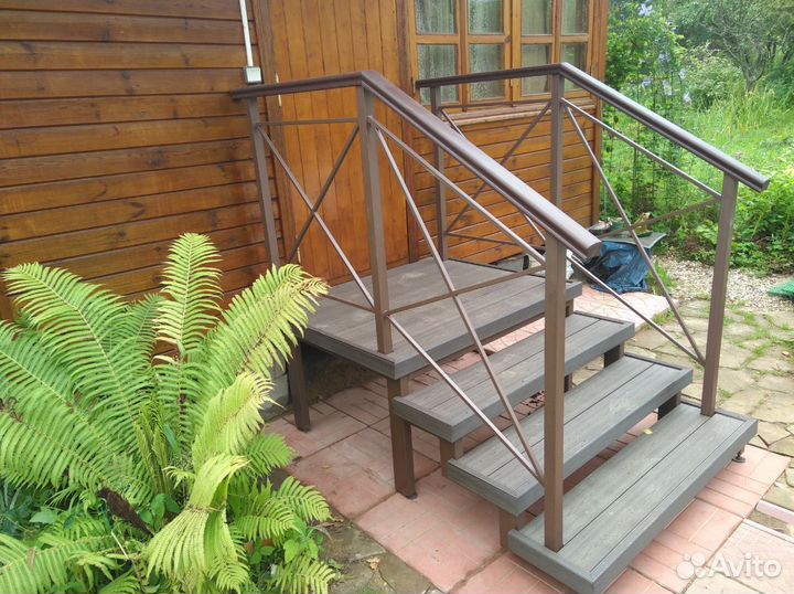 Крыльцо из металла