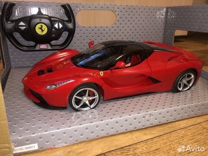 Машина на радиоуправлении Ferrari