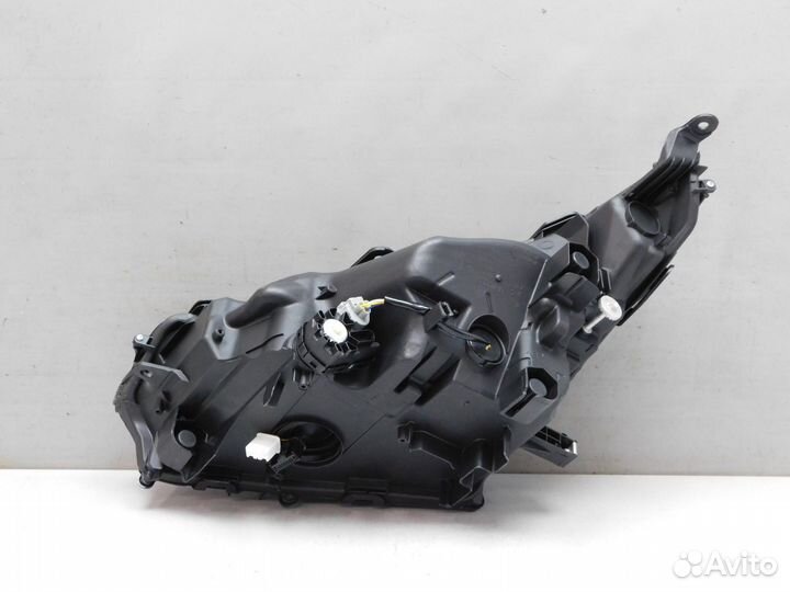 Фара правая Lexus NX200/NX200t/NX300/NX300h