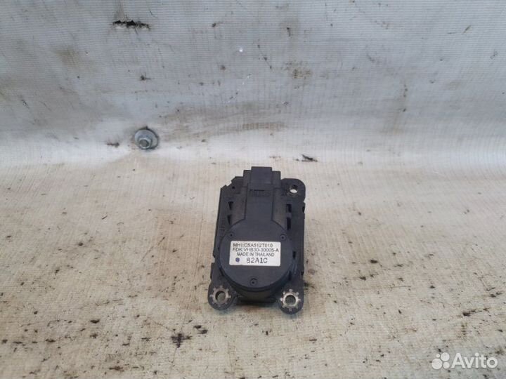 Сервопривод заслонки печки Citroen C-Crosser 4B12