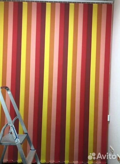 Рулонные шторы зебра в коробе J2829