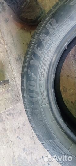 Goodyear EfficientGrip SUV 4x4 215/60 R17 T