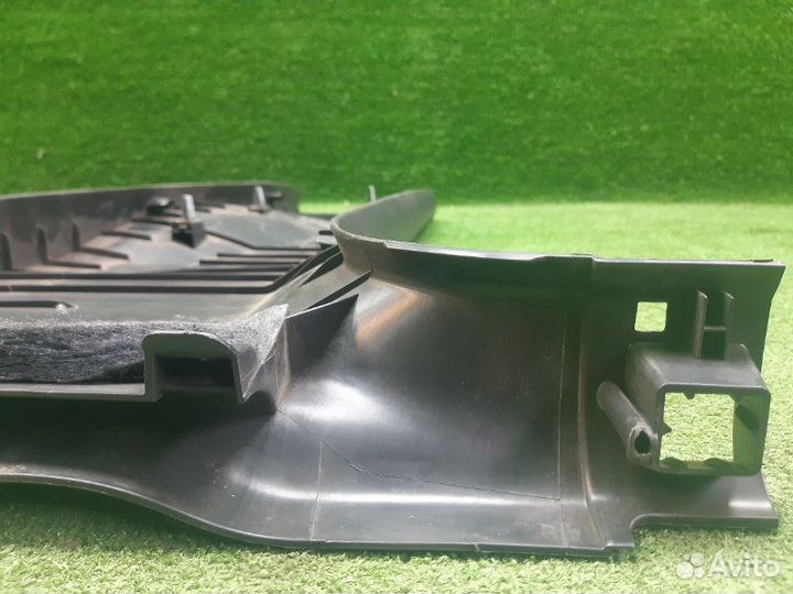 Обшивка стойки левая Audi Q3 8UB cczc 2013