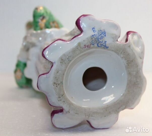 Фарфоровая статуэтка Лебедушка