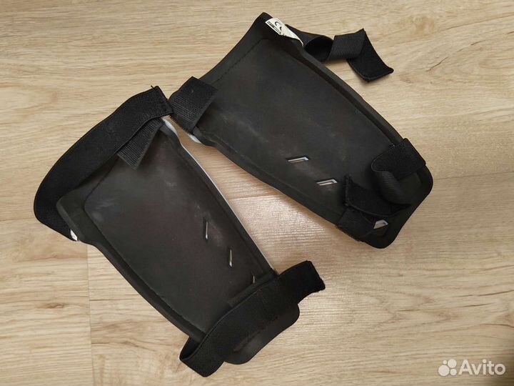 Щитки футбольные Nike