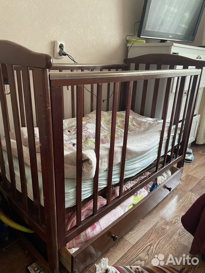 Детская кровать маятник