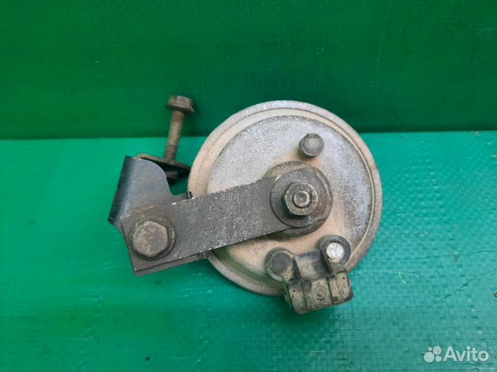 Звуковой сигнал Volkswagen Golf 4 купе AXP 1999