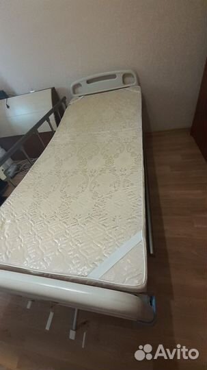 Медицинская кровать для лежачих больных