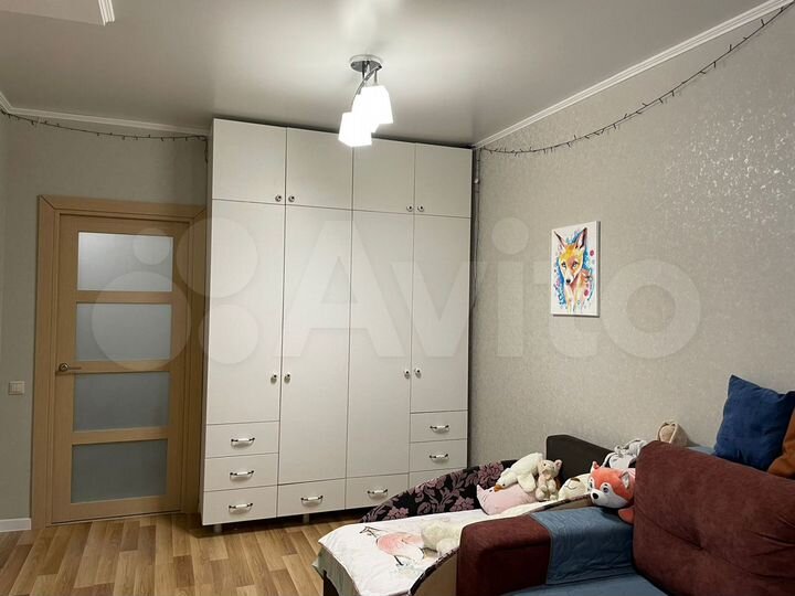 2-к. квартира, 58 м², 4/18 эт.