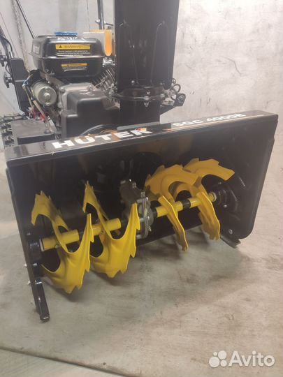 Снегоуборщик бензиновый Huter SGC 4000B