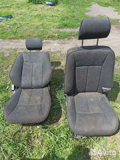 Передние сиденья мерседес 220