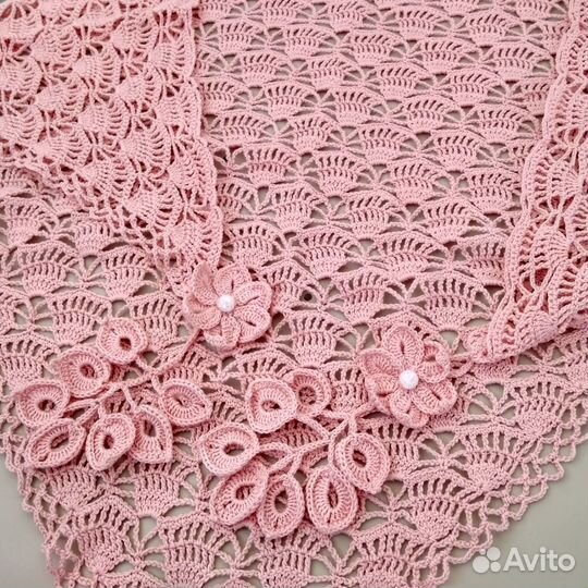 Бактус. Вязаный платок. Шаль. Ручная работа