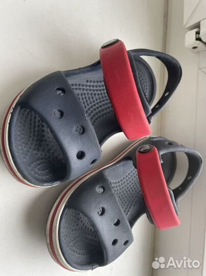 Сандали Crocs