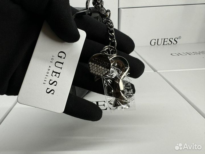 Сумка Guess (в черном цвете )