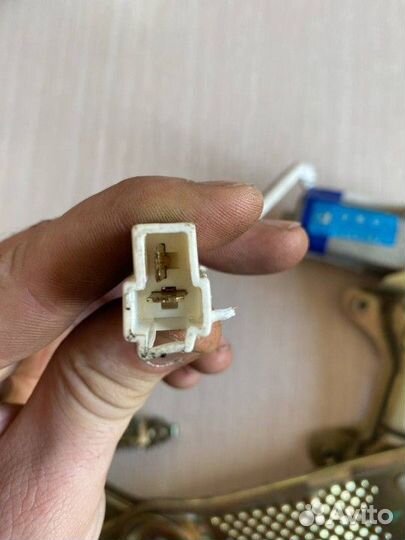 Стеклоподъемник электрический передний правый