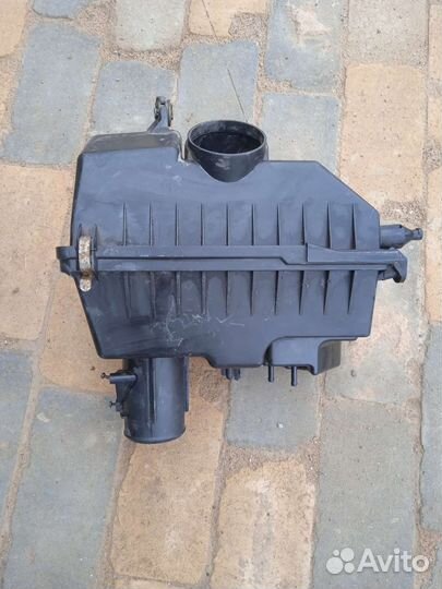 Корпус воздушного фильтра Ford Escape 2 2.3 2008