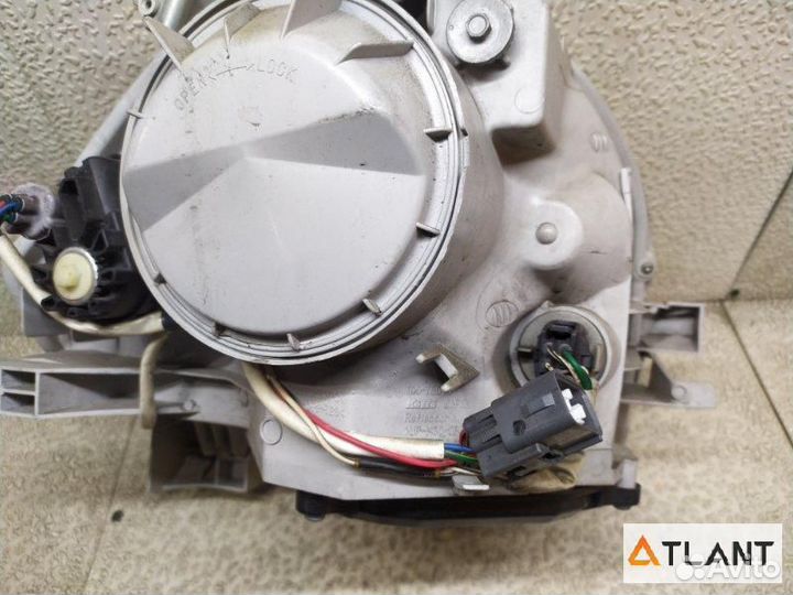 Фара передняя левая toyota sienta