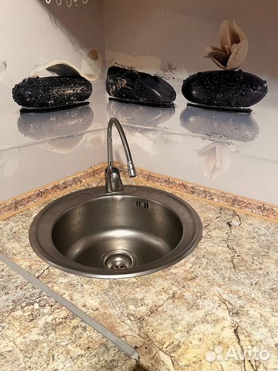 Кухонный гарнитур с плитой,фартуком и доп.шкафом