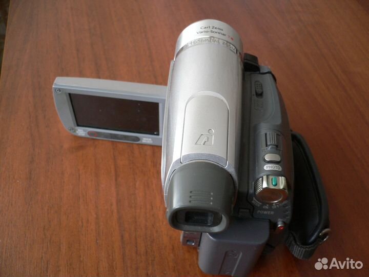 Видеокамера Sony DCR-HC94E