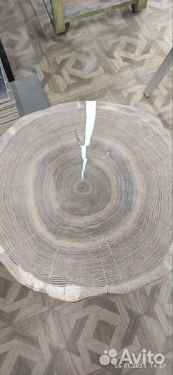 Столик из дуба