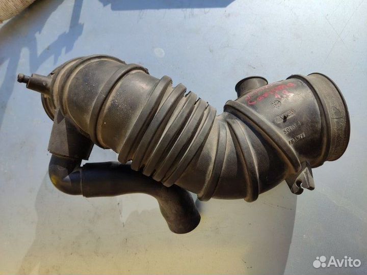 Гофра воздуховода Mitsubishi Carisma хетчбек 1.8