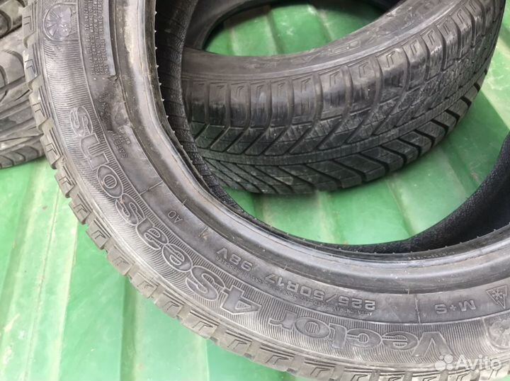 Goodyear Vector 4Seasons 225/50 R17