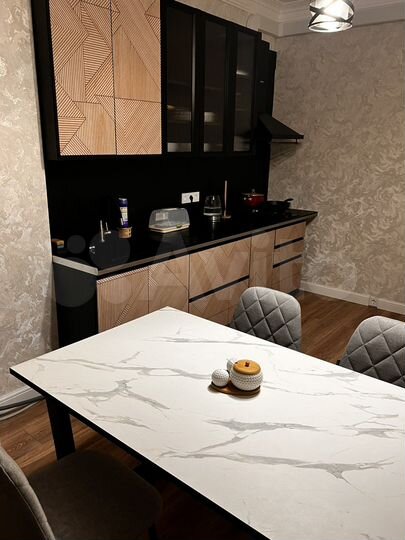 2-к. квартира, 76 м², 4/13 эт.