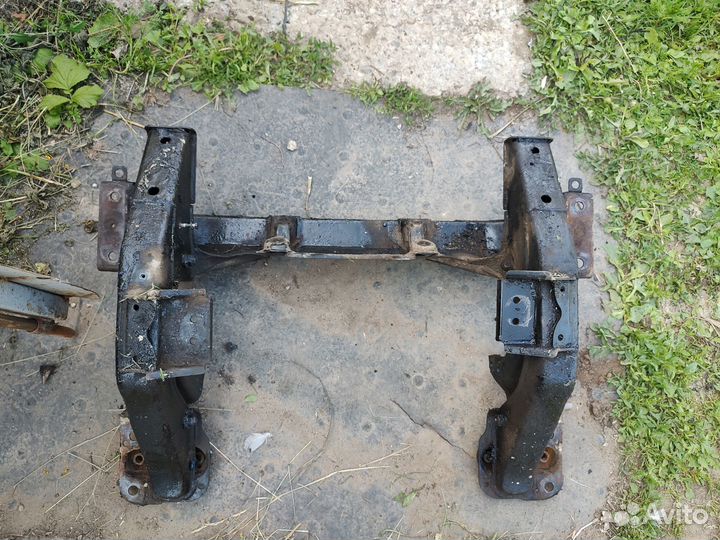 Подрамник для Ниссан Патфайндер р50