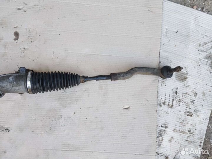 Рулевая рейка на Toyota Avensis